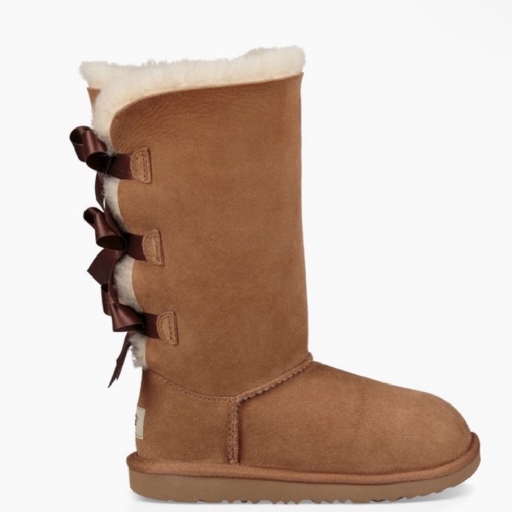 NWOT UGG CHESTNUT SZ 7
